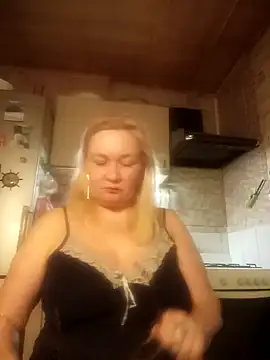 Snapshot of HelenaGlossX chatting on 12-08-24, 03:45 HelenaGlossX online show from 12-08-24, 03:45