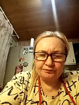 Snapshot of HelenaGlossX chatting on 02-23-25, 03:40 HelenaGlossX online show from 02-23-25, 03:40