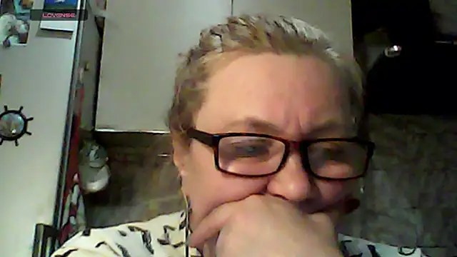 Snapshot of HelenaGlossX chatting on 02-27-25, 05:47 HelenaGlossX online show from 02-27-25, 05:47