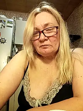 Snapshot of HelenaGlossX chatting on 03-06-25, 05:33 HelenaGlossX online show from 03-06-25, 05:33