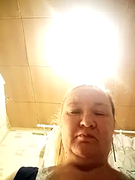 Snapshot of HelenaGlossX chatting on 03-10-25, 01:34 HelenaGlossX online show from 03-10-25, 01:34