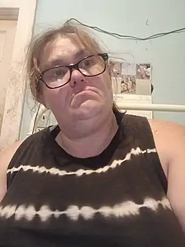 Snapshot of mcv131985 chatting on 06-16-26, 06:21 mcv131985 online show from 06-16-26, 06:21