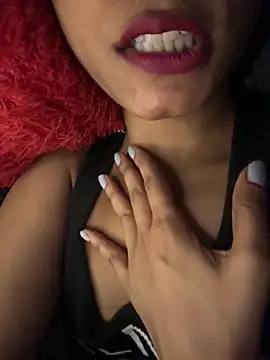 Snapshot of Hot_Goldengirl chatting on 09-29-25, 09:30 Hot Goldengirl online show from 09-29-25, 09:30