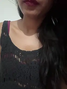 Snapshot of Hot_Goldengirl chatting on 05-14-26, 11:06 Hot Goldengirl online show from 05-14-26, 11:06