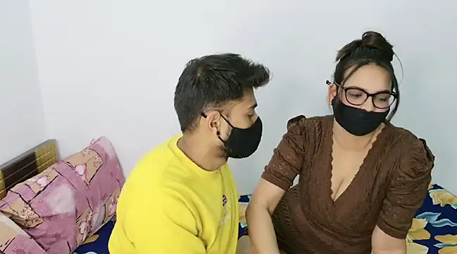 Snapshot of RupaliDixit chatting on 01-03-25, 06:03 RupaliDixit online show from 01-03-25, 06:03