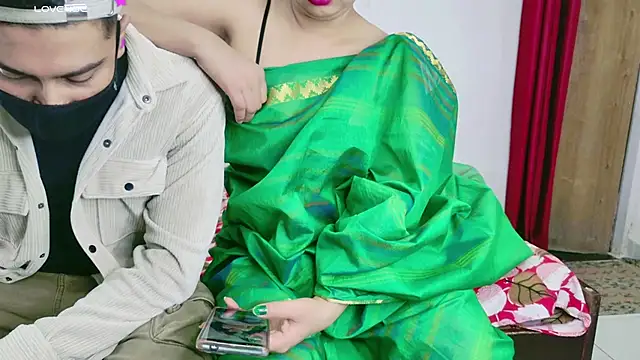 Snapshot of RupaliDixit chatting on 11-26-25, 05:25 RupaliDixit online show from 11-26-25, 05:25