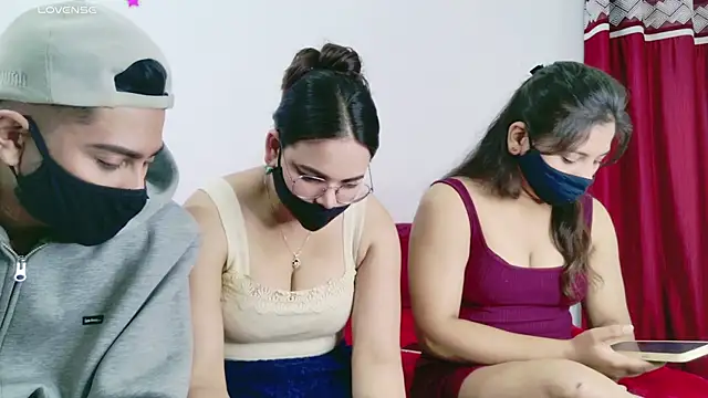 Snapshot of RupaliDixit chatting on 11-27-25, 04:31 RupaliDixit online show from 11-27-25, 04:31