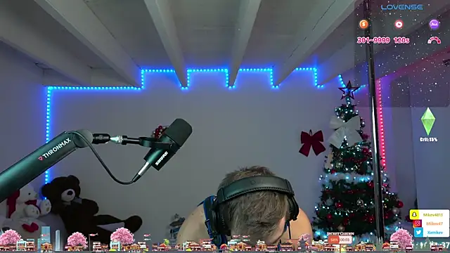 Snapshot of Mikev chatting on 12-16-24, 07:00 Mikev online show from 12-16-24, 07:00