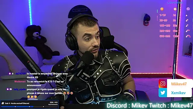 Snapshot of Mikev chatting on 10-20-25, 06:08 Mikev online show from 10-20-25, 06:08