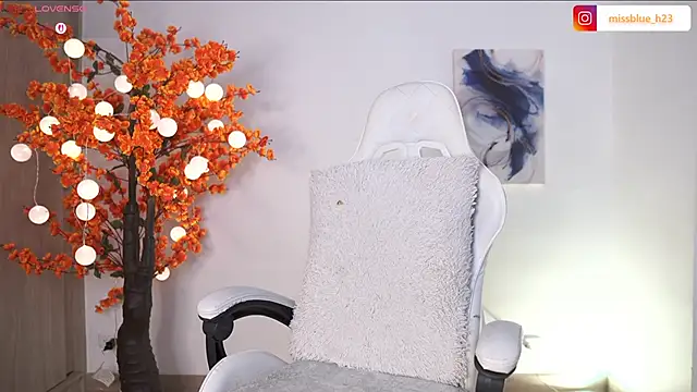 Snapshot of VictoriaHiill chatting on 09-20-25, 08:32 VictoriaHiill online show from 09-20-25, 08:32