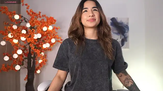 Snapshot of VictoriaHiill chatting on 11-07-25, 05:24 VictoriaHiill online show from 11-07-25, 05:24