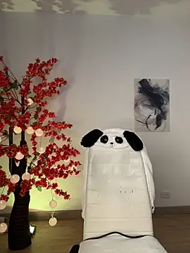 VictoriaHiill online show from 04-18-26, 07:18