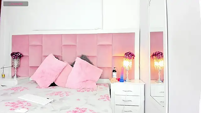 DaphneLloyd online show from 01-31-25, 08:12