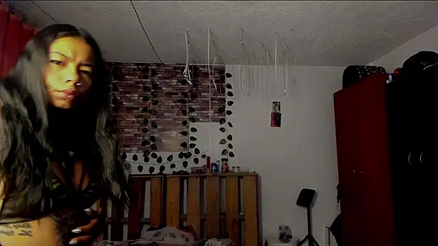 nicole volkov online show from 11-21-25, 06:12