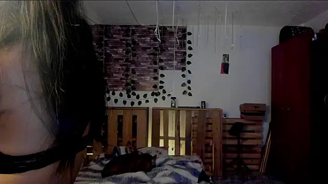nicole volkov online show from 11-26-25, 06:58
