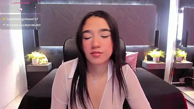 SaraaMills online show from 03-27-26, 08:26