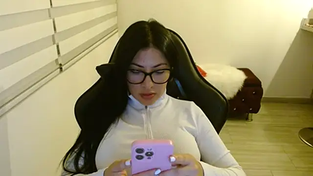 Charlotte cute18 online show from 05-05-26, 02:19