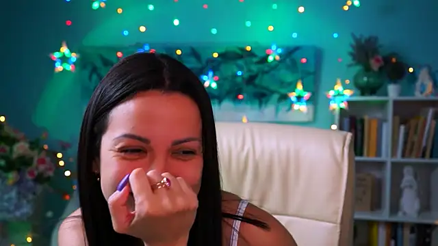 KarolinaRobinson online show from 12-14-24, 03:15