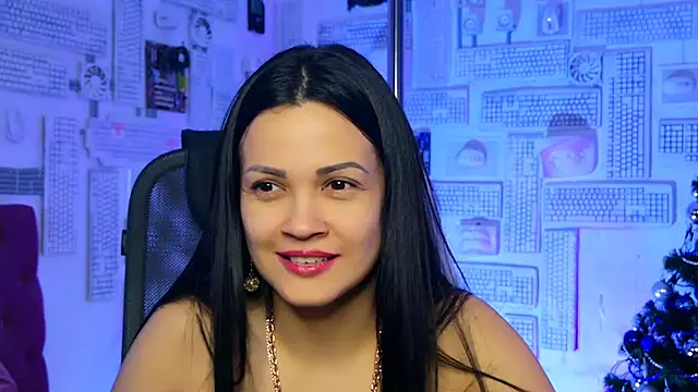 KarolinaRobinson online show from 12-30-24, 03:24