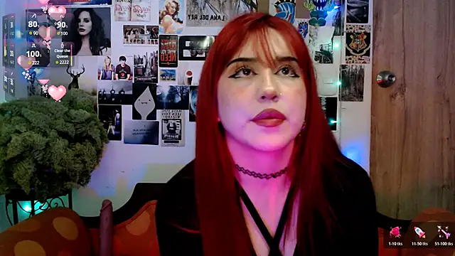 Snapshot of Sunny-hott chatting on 11-13-25, 01:04 Sunny-hott online show from 11-13-25, 01:04