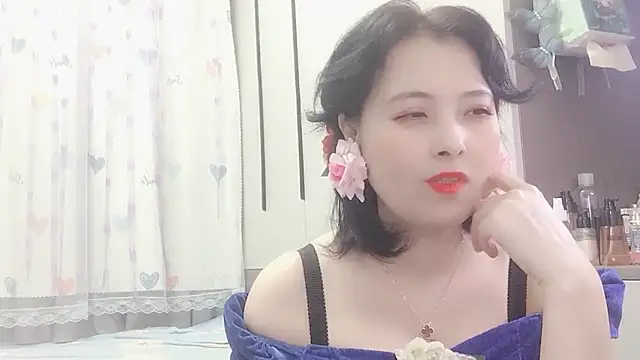 Hanicarrot online show from 02-19-25, 04:33