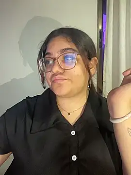 Snapshot of KathyGonzalez chatting on 11-11-25, 10:59 KathyGonzalez online show from 11-11-25, 10:59