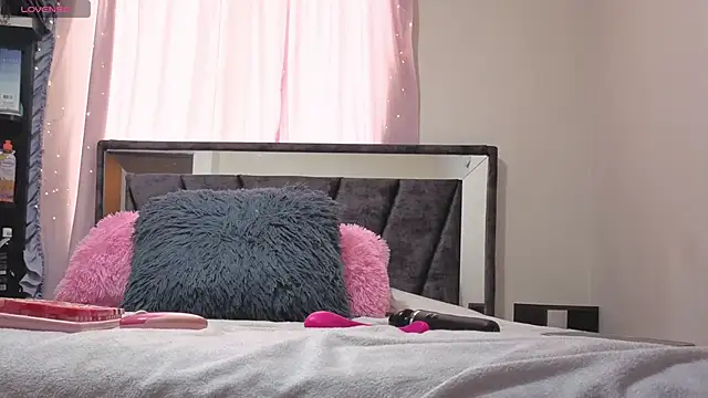 Hotsamantamature online show from 11-13-25, 06:29