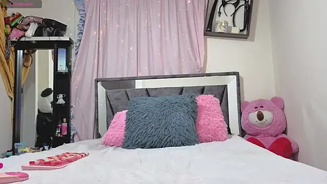 Snapshot of Hotsamantamature chatting on 01-08-26, 11:29 Hotsamantamature online show from 01-08-26, 11:29