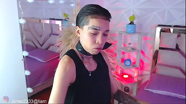 Jonesliam23 online show from 09-20-25, 07:15