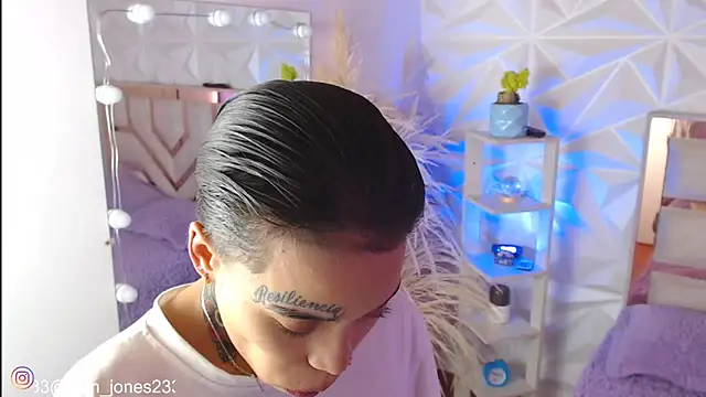 Jonesliam23 online show from 10-02-25, 07:21