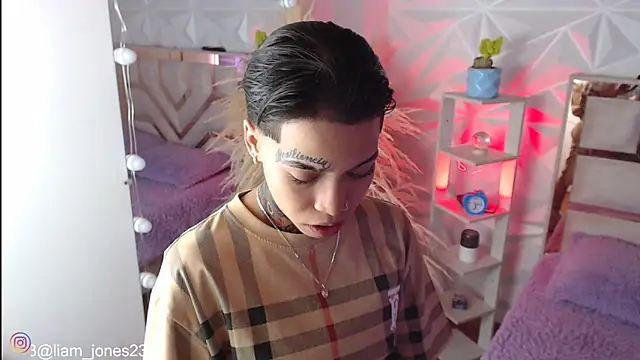 Jonesliam23 online show from 10-03-25, 07:55