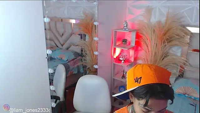 Jonesliam23 online show from 10-30-25, 07:03