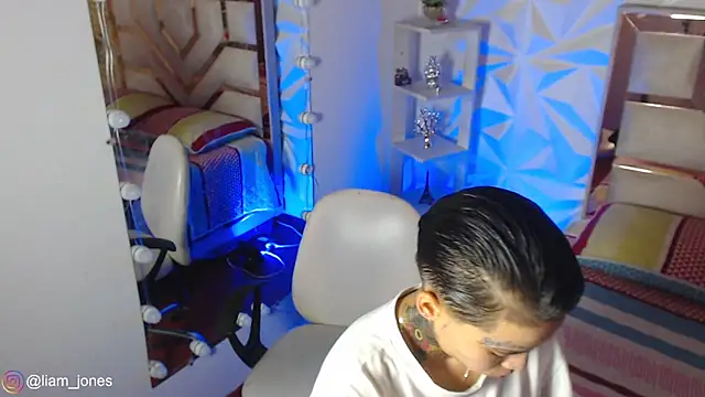 Jonesliam23 online show from 04-08-26, 07:25