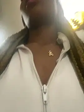 Snapshot of adaraSmiith chatting on 01-18-25, 11:21 adaraSmiith online show from 01-18-25, 11:21