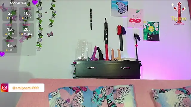 Snapshot of EmilyMeoww chatting on 03-11-25, 11:26 EmilyMeoww online show from 03-11-25, 11:26