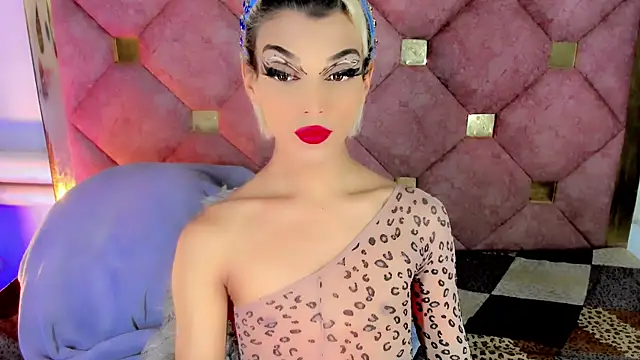 Snapshot of the-horus-girl chatting on 12-12-24, 01:43 the-horus-girl online show from 12-12-24, 01:43