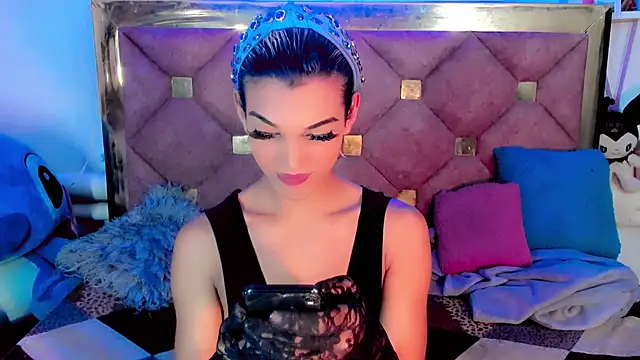Snapshot of the-horus-girl chatting on 12-13-24, 06:49 the-horus-girl online show from 12-13-24, 06:49