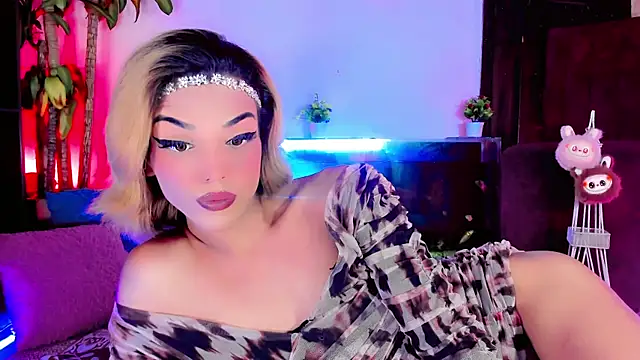 Snapshot of the-horus-girl chatting on 09-19-25, 07:32 the-horus-girl online show from 09-19-25, 07:32