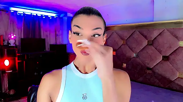 Snapshot of the-horus-girl chatting on 09-30-25, 12:26 the-horus-girl online show from 09-30-25, 12:26