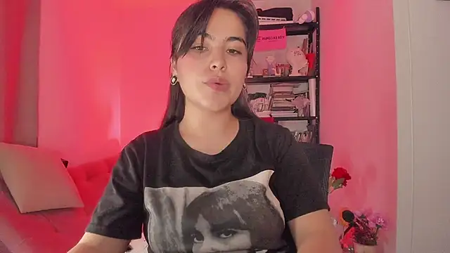 Snapshot of sol__angel chatting on 02-24-25, 02:40 sol angel online show from 02-24-25, 02:40