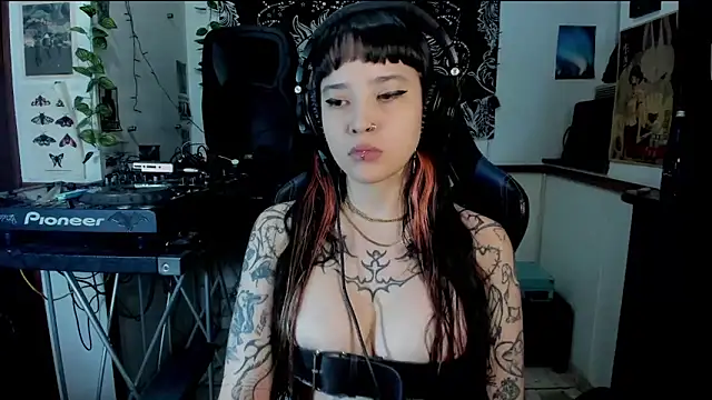 Demongirl6666 online show from 03-23-25, 04:38