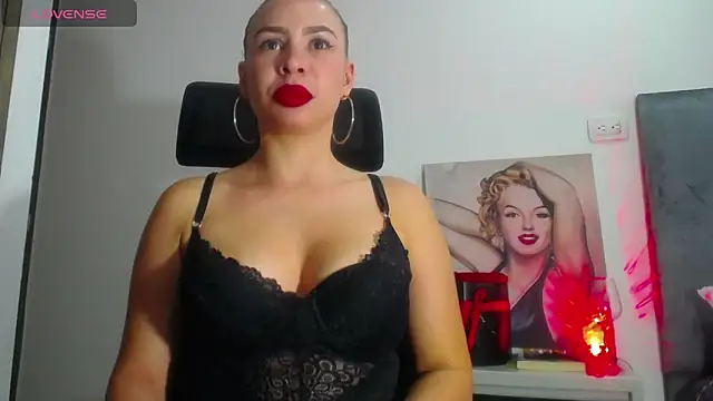 Shantalhotx69 online show from 12-14-24, 09:13