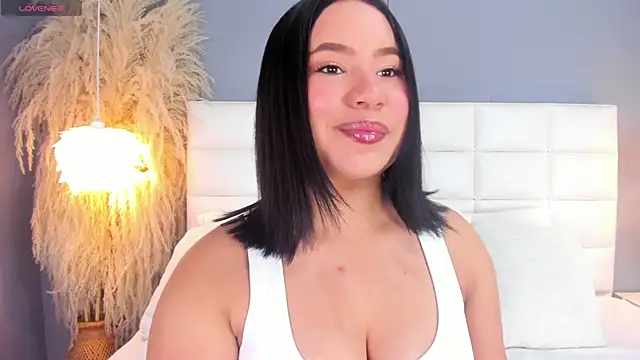 Snapshot of HannaKarson chatting on 12-18-25, 11:38 HannaKarson online show from 12-18-25, 11:38