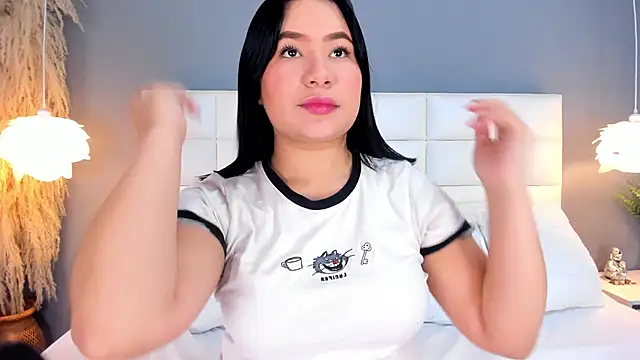 Snapshot of HannaKarson chatting on 01-17-26, 11:37 HannaKarson online show from 01-17-26, 11:37