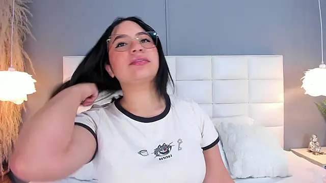 Snapshot of HannaKarson chatting on 02-07-26, 11:36 HannaKarson online show from 02-07-26, 11:36