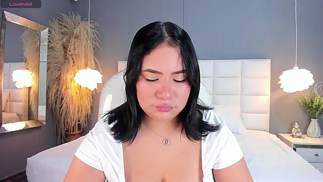 Snapshot of HannaKarson chatting on 02-12-26, 11:38 HannaKarson online show from 02-12-26, 11:38