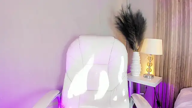 Snapshot of HannaKarson chatting on 03-11-26, 11:38 HannaKarson online show from 03-11-26, 11:38