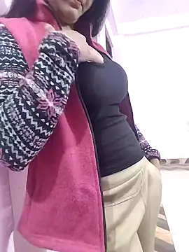 Snapshot of Bittu-rani chatting on 12-10-24, 12:05 Bittu-rani online show from 12-10-24, 12:05