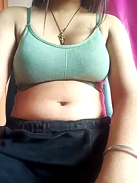 Snapshot of Bittu-rani chatting on 01-09-25, 08:55 Bittu-rani online show from 01-09-25, 08:55
