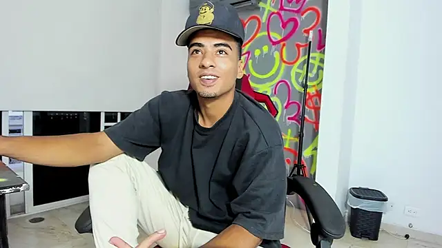 ANGEL NICOLAS online show from 12-20-25, 11:01